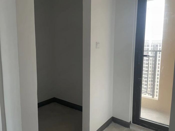 绿地新里城 3室2厅2卫 106m&sup2;