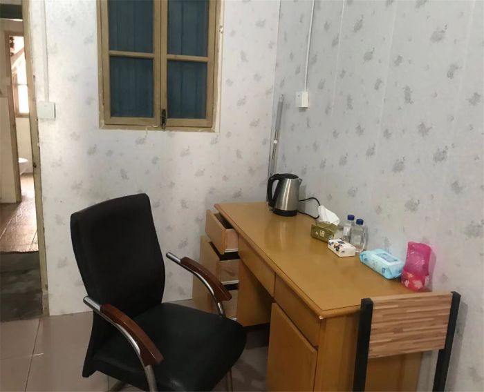 启秀路20号 1室1厅1卫 45m&sup2;