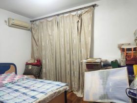 天地华庭 4室2厅2卫 163m&sup2;