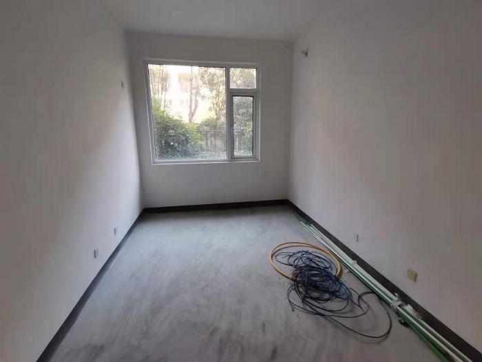 军山花园 4室2厅2卫 172m&sup2;