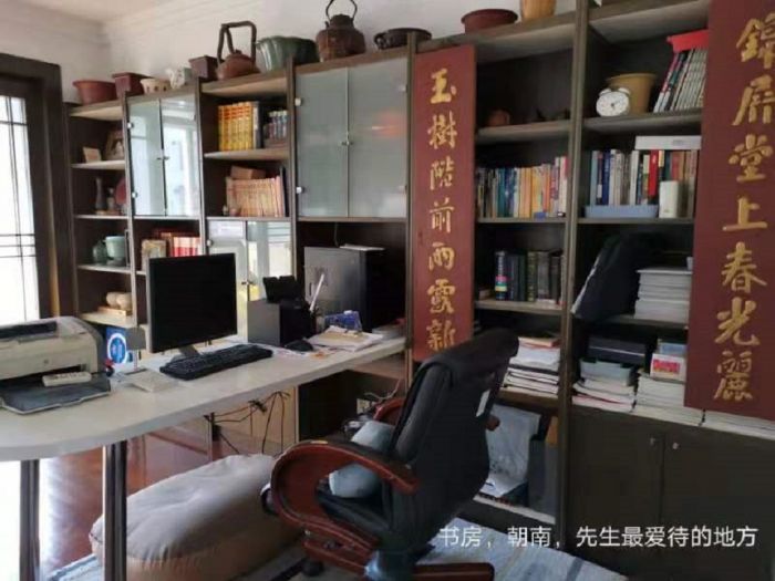 黎明花园 6室2厅2卫 210m&sup2;