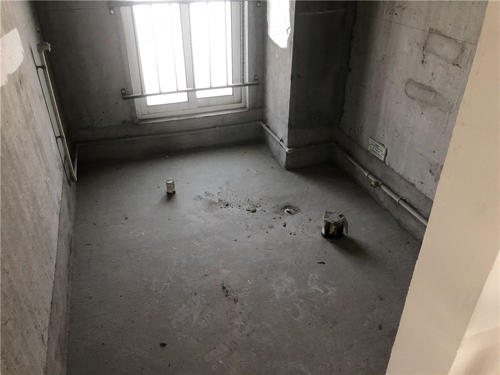 军山花园 4室2厅2卫 200.00m&sup2;