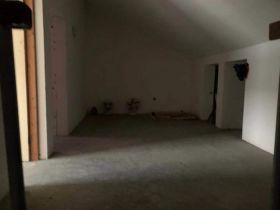 怡园北村 1室厅卫 101m&sup2;