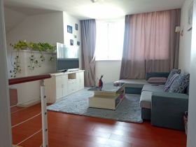 春天花园 3室2厅1卫 75m&sup2;