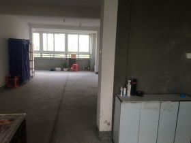 春晖花园 3室2厅2卫 134m&sup2;