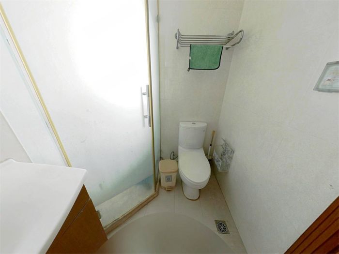 东方鑫乾大厦 2室2厅1卫 104.67m&sup2;