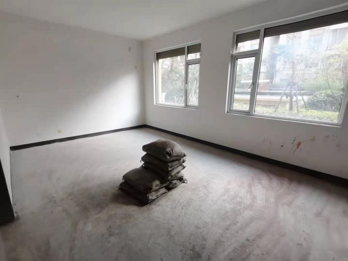 军山花园 4室2厅2卫 172m&sup2;