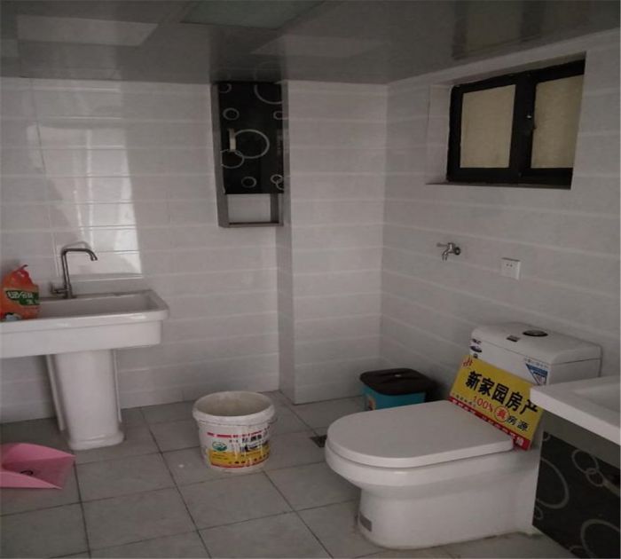鸿运大厦 3室2厅1卫 128m&sup2;