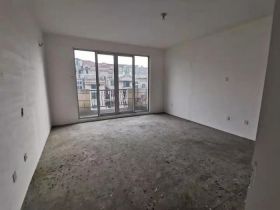 军山花园 4室2厅3卫 233m&sup2;