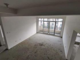 军山花园 4室2厅3卫 233m&sup2;