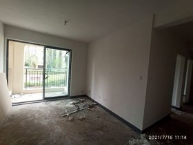 绿地新里城 3室2厅1卫 91m&sup2;