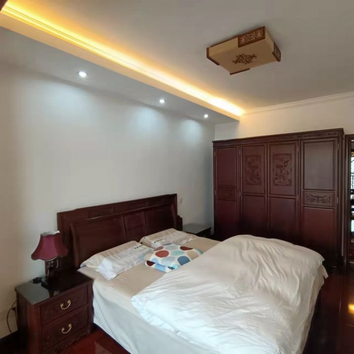海天大厦 5室2厅2卫 255.00m&sup2;