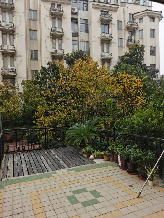 军山花园 4室2厅3卫 165m&sup2;