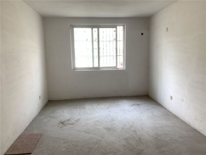 天山花苑 3室1厅1卫 142m&sup2;