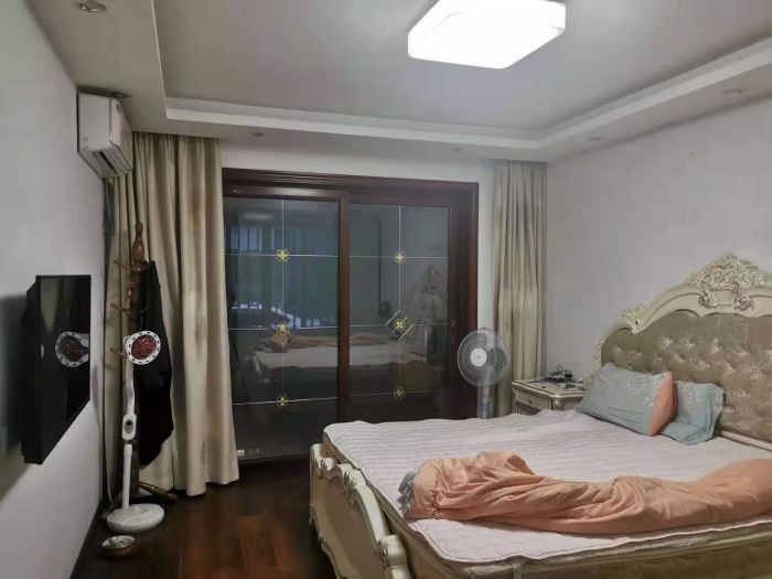 郭里园 3室2厅1卫 141.9m&sup2;