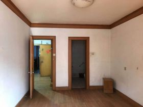 华侨花苑 3室2厅2卫 132m&sup2;