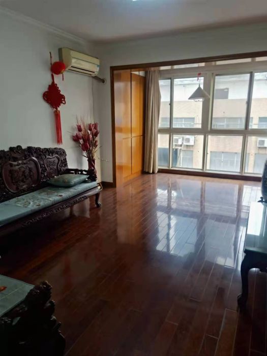 东昇花园 3室2厅1卫 120m&sup2;