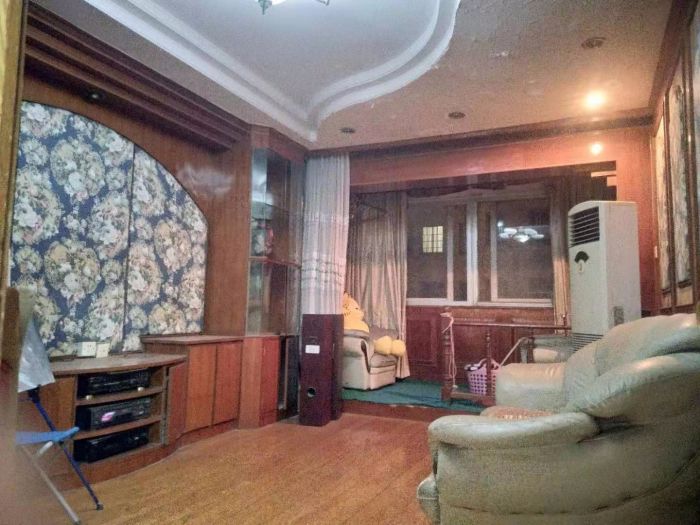 长虹新村 2室1厅1卫 74m&sup2;