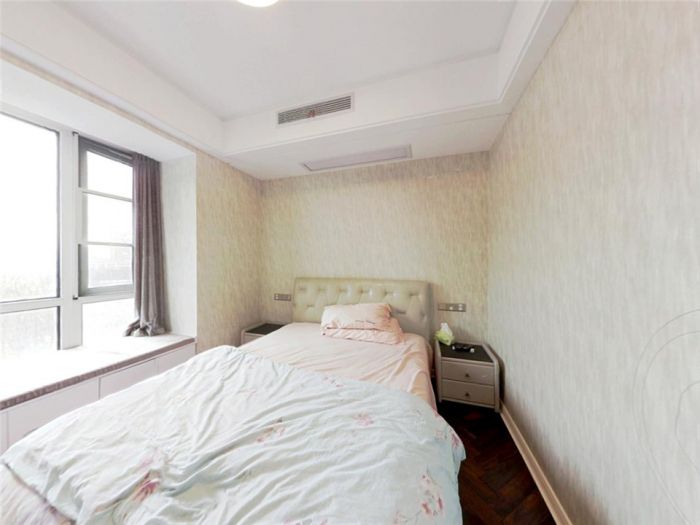 中海碧林湾 4室2厅2卫 140m&sup2;