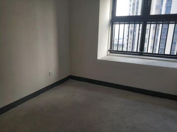 绿地新里城 3室2厅1卫 91m&sup2;