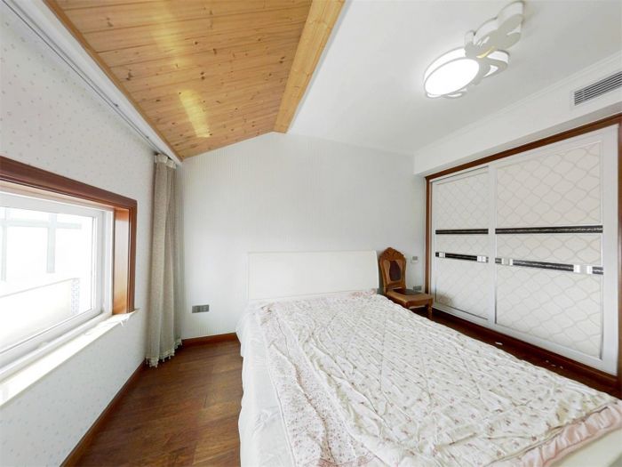 幸福新居 4室2厅2卫 143m&sup2;