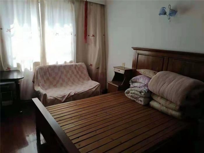 阳光花园 2室1厅1卫 90m&sup2;