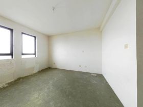 中港城世家 4室2厅2卫 189m&sup2;