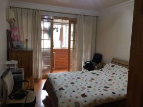 桃坞路服饰城 4室2厅2卫 136m&sup2;