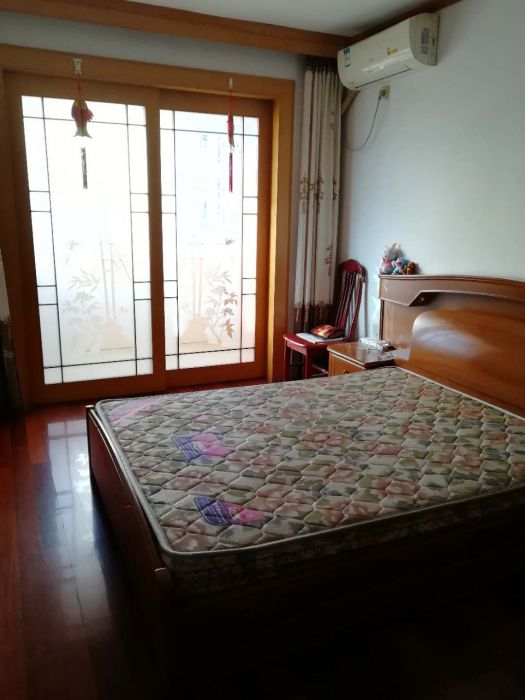 莲花苑 5室2厅1卫 94.41m&sup2;