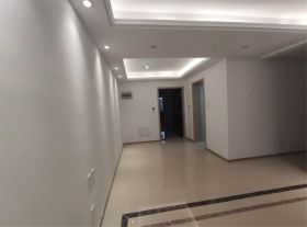 云樾东方 3室2厅1卫 95m&sup2;