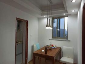 润华国际中心 2室2厅1卫 80m&sup2;