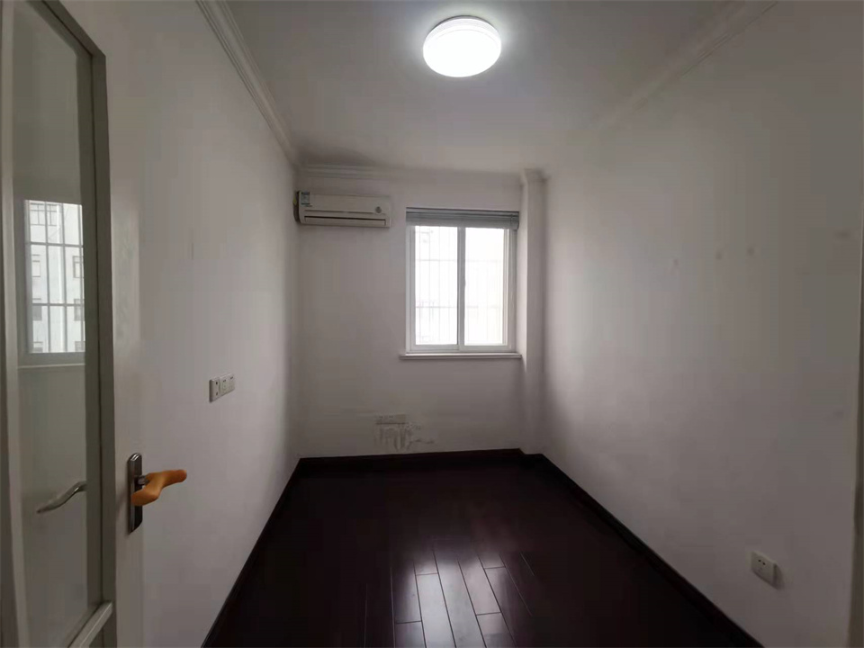新东方花苑 3室2厅1卫 102m&sup2;