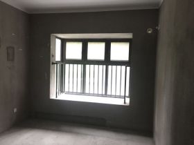 华强城 3室2厅1卫 108m&sup2;