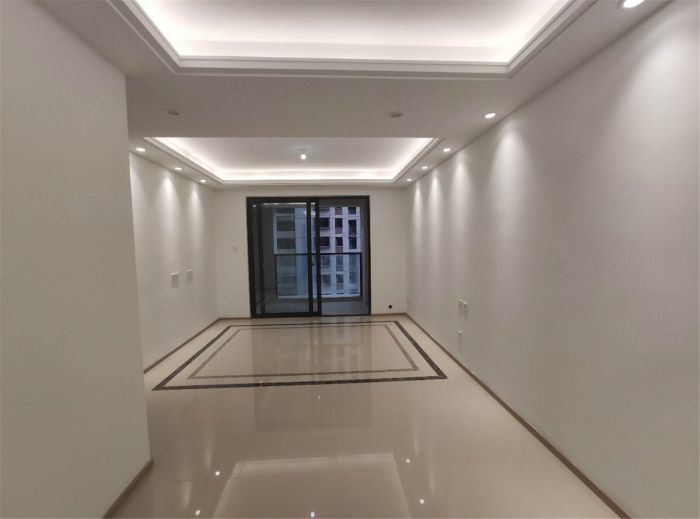 云樾东方 3室2厅1卫 95m&sup2;