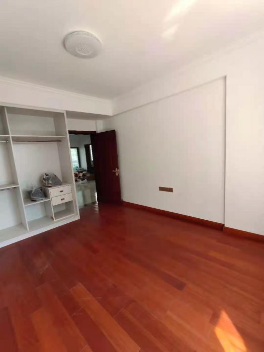 优山美地花园 5室厅卫 208m&sup2;