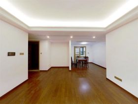 雍华府 4室2厅2卫 135m&sup2;
