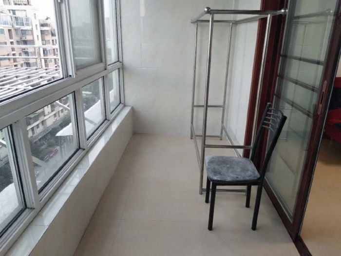 东晖花园 4室2厅2卫 130m&sup2;