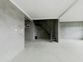 雨润星雨华府南区 4室2厅3卫 207.21m&sup2;