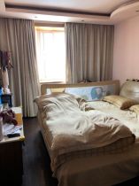 华中园 3室2厅2卫 133.7m&sup2;