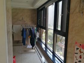 华强城 4室2厅3卫 180m&sup2;