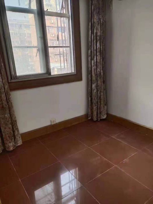 新华园 3室1厅1卫 80m&sup2;