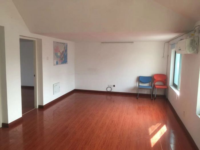 新城小区 5室3厅2卫 136m&sup2;