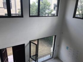 万濠瑜园 3室2厅3卫 330m²