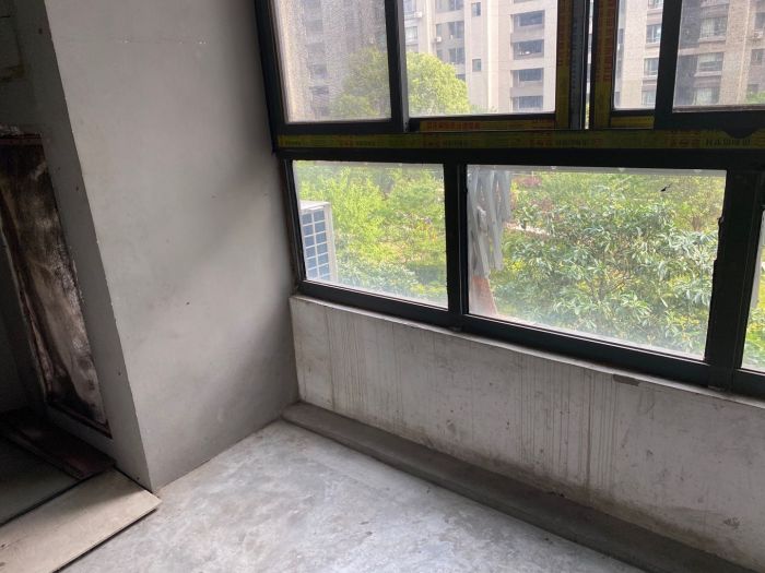 万通城 2室1厅1卫 102m&sup2;