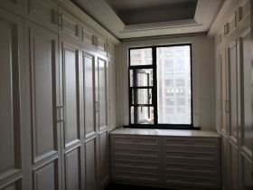 华强城 4室2厅3卫 180m&sup2;