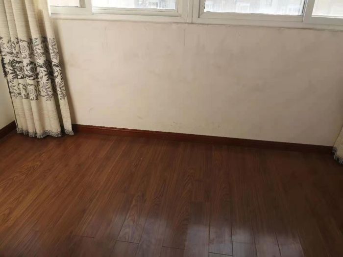 星通花园 3室2厅1卫 130m&sup2;