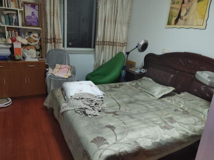 星通花园 3室2厅2卫 140m&sup2;