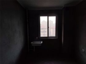 世家花园 3室2厅1卫 120m&sup2;