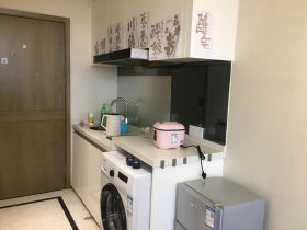 中港金座 1室1厅1卫 42.00m&sup2;
