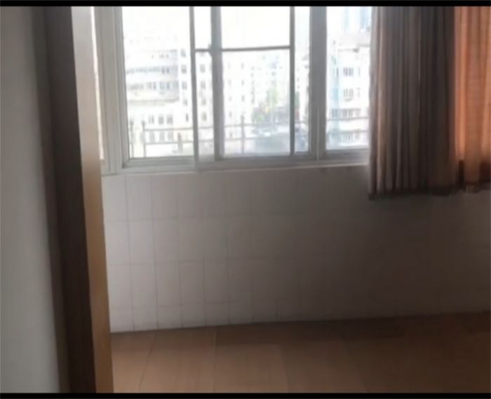 方大花苑 3室2厅2卫 130m&sup2;